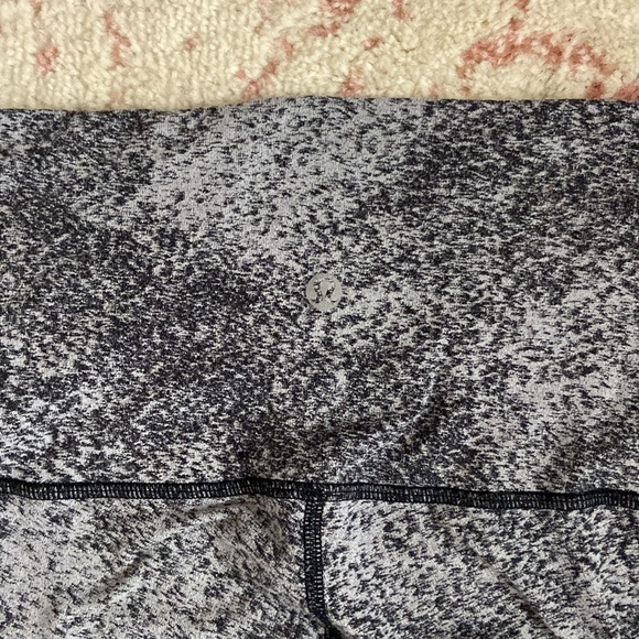 🍋 Lululemon Wunder Under leggings women’s size 2 full length 🍋 - Picture 2 of 6